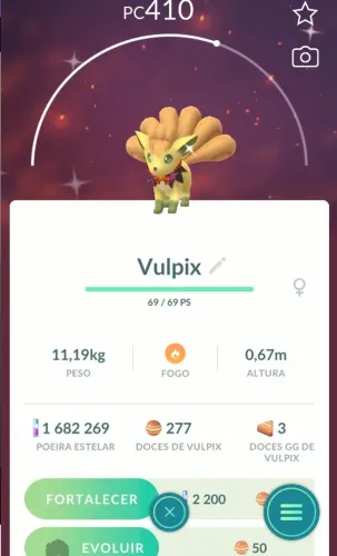 Vulpix Shiny de chapéu evento Halloween