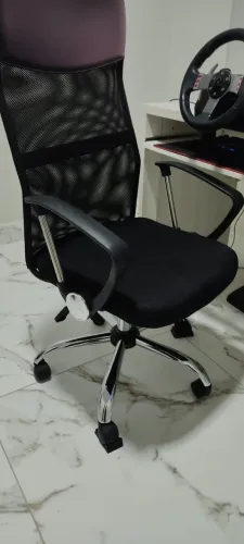 cadeira de escritorio com tela mesh