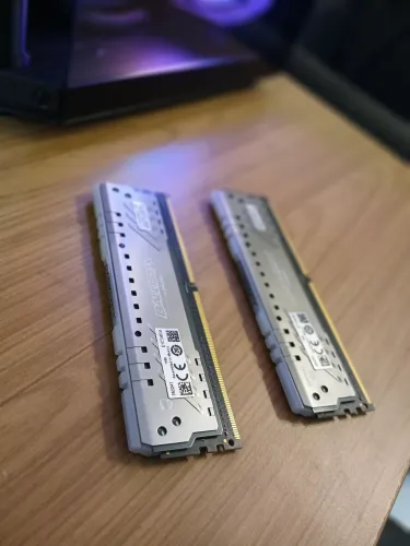 Kit 32GB RAM Crucial Ballistix RGB (2x16GB) 3000MHz