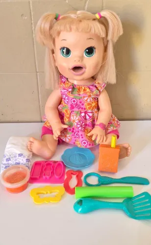 Boneca baby alive sara comilona loira