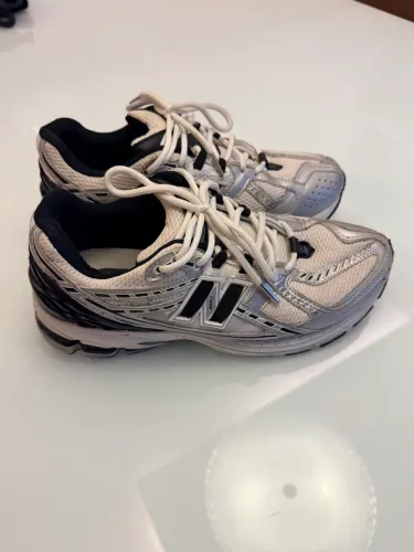 NEW BALANCE 1906R