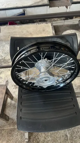 Um par de aros da bros 160 , 2022 original freio a disco