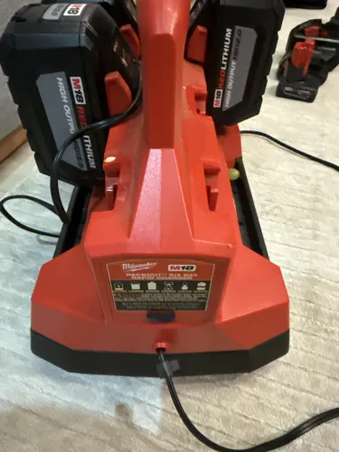Milwaukee M18 PACKOUT Six Bay Rapid Charger