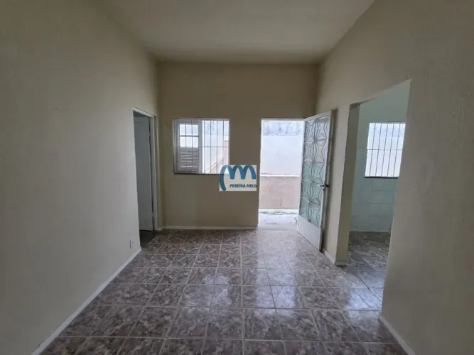 Casas à venda com 1 quarto, 40m²