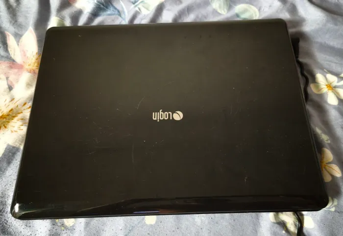 Notebook login doucore SSD 120GB funcionando perfeitamente.