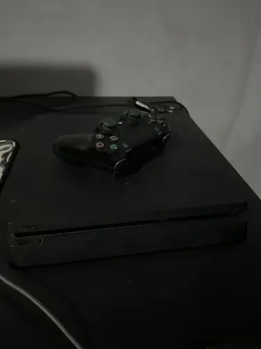 Playstation 4 slim 500gb +1 jogo