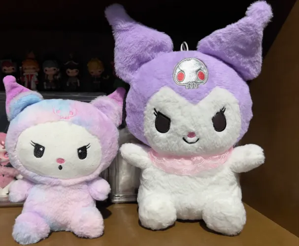 2 pelúcias kuromi