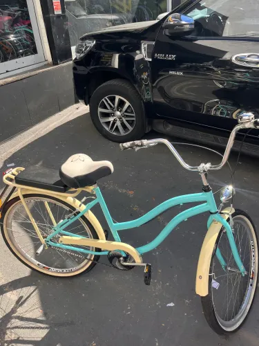 Bicicleta praiana- linda e completa ! Preço para sair hoje !