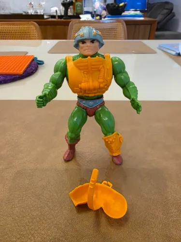 BONECO HE MAN MENTOR ESTRELA ANOS 80 MOTU