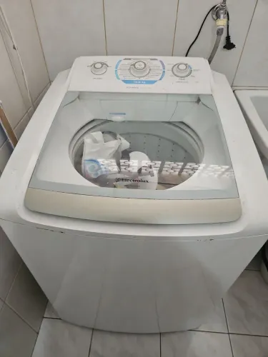 Lavadora de Roupas Electrolux 12kg - R$ 900