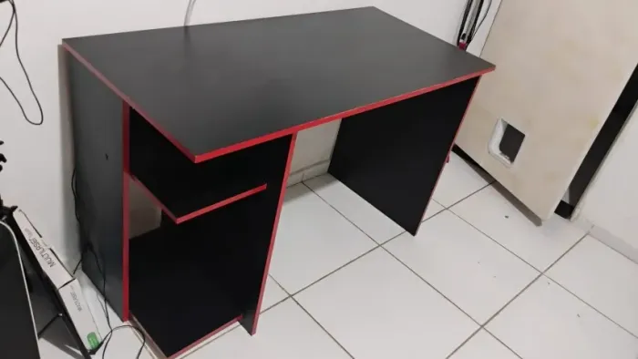 Mesa Escrivaninha usada