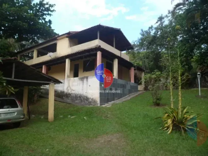 Sítio à venda, com 3 quartos sendo 1 suíte, 1200m² sendo 200 de área construída, localizad