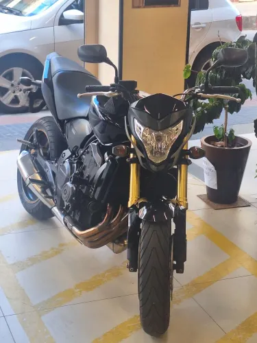 Honda Hornet 600cc série com ABS/ Muito Nova/ Para pessoas exigentes