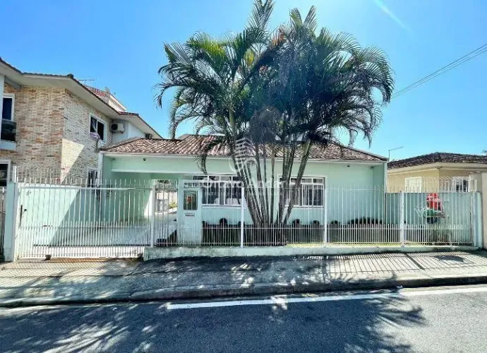 Casa à venda no bairro Flor de Nápolis em São José/SC
