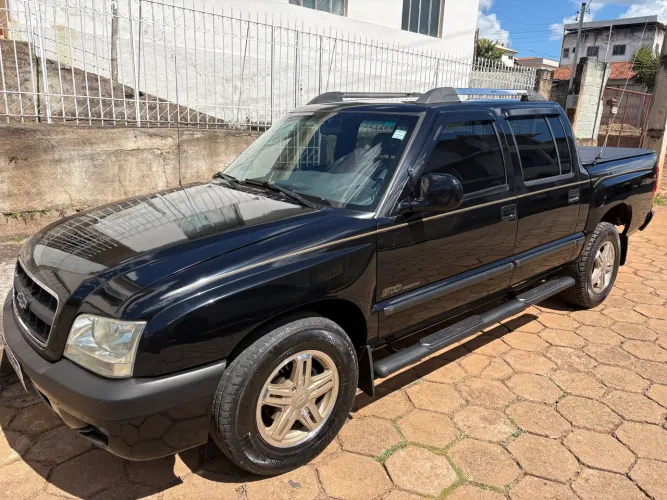 Chevrolet S10 Pick-up Exec. 2.8 4X4 CD TB Int.dies 2003