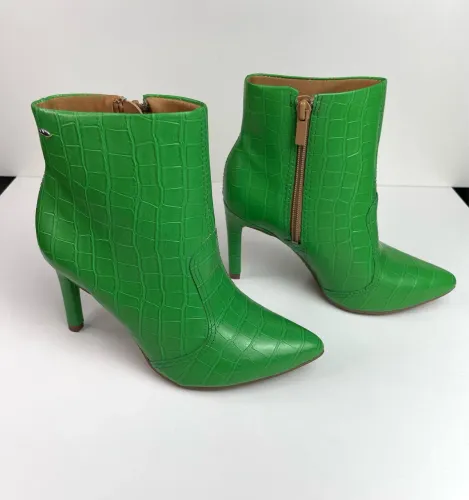 Bota feminina de couro