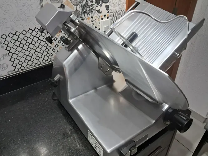 Cortador De Frios Profissional U Ssm1-300 220v Urano