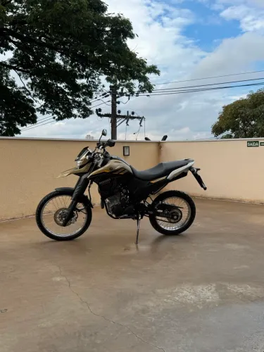 XTZ 250 Lander 2023 com 465km