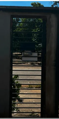 Portão pequeno 85x40 ferro