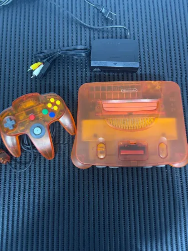 Nintendo 64 laranja