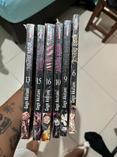 Mangás Jujutsu Kaisen - Lote com 6 Volumes (Lacrados)