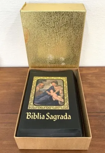 Vendo Bíblia antiga - 1968 