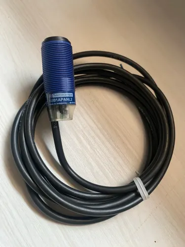 Sensor Fotoelétrico Telemecanique XUB1APANL2 12-24V DC