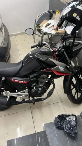 Titan 160