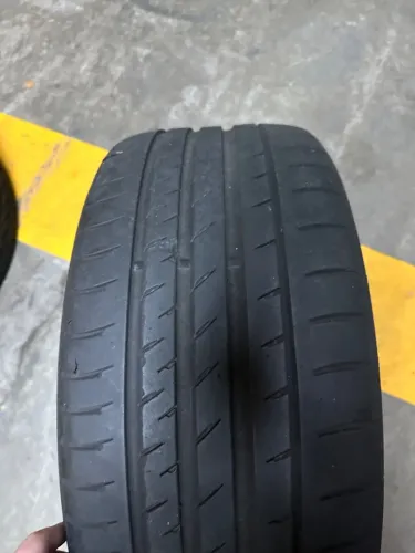 Pneu 235/40/18 Continental seminovo