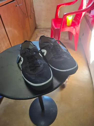 Tenis rainha para futsal seminovo usando apenas duas vezes