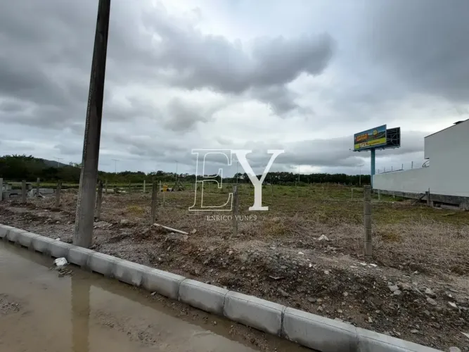 Terreno Financiável de 360 m² no Carianos - Florianópolis - SC