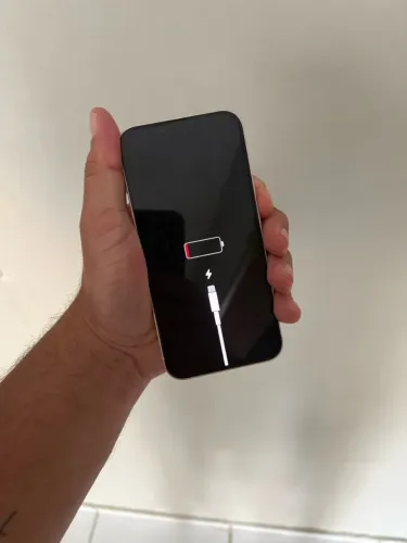 iPhone 13 para retirada de peças