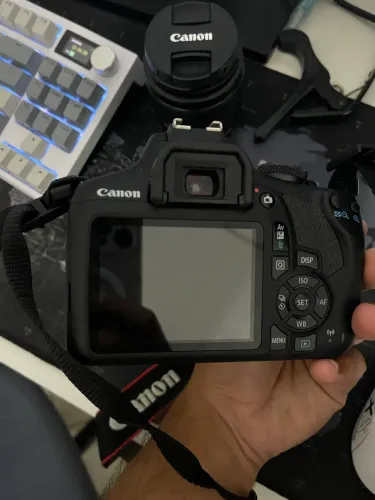 Câmera cânon Eos Rebel 17i