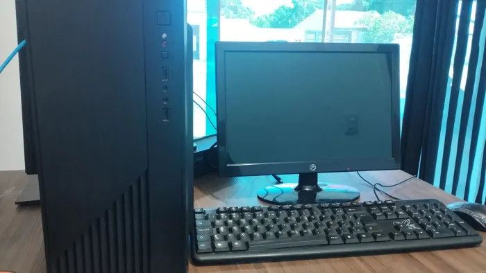 Computador completo com monitor LED 