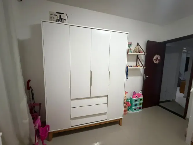 VENDO GUARDA ROUPA MUITO CONSERVADO!!