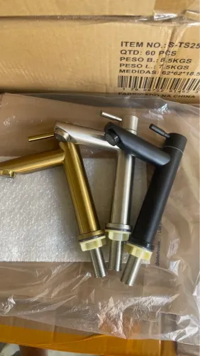 Torneiras para banheiro em três cores 