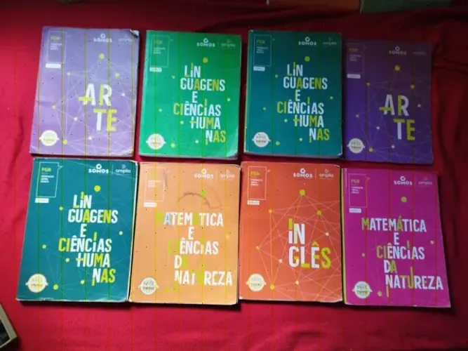 Livros amplia/somos do 1º ano medio 