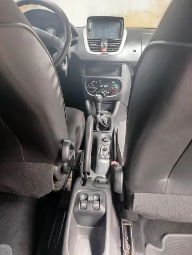 Peugeot 207 Sed. Passion XR Sport 1.4 Flex 8V 4P 2010