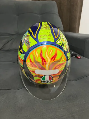 Capacete agv em ótimo estado raridade