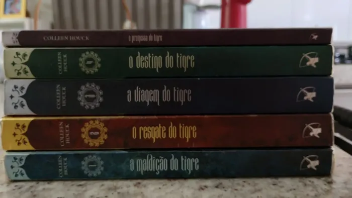 Box livro A Maldição do Tigre - seminovos