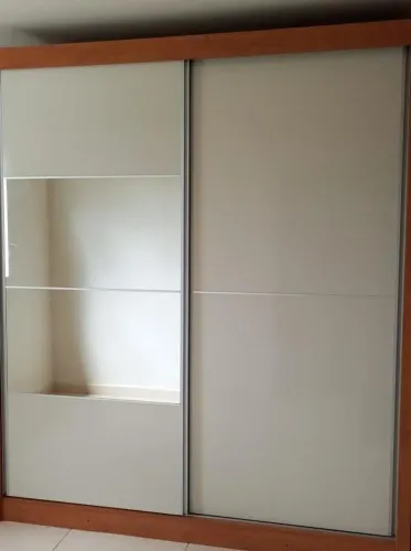Guarda Roupa Grande Casal.