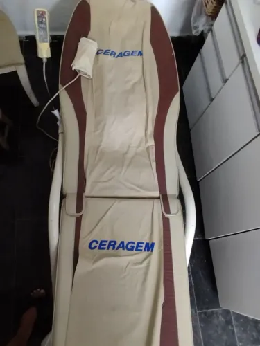 Cama de massagem da serage 