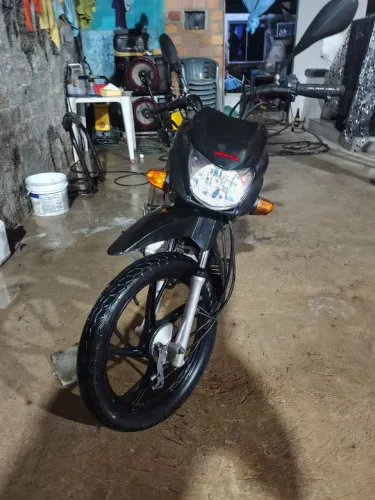 Honda Pop 110i 2023/2023 - Completa de Acessórios, Motor Selado e Revisada!