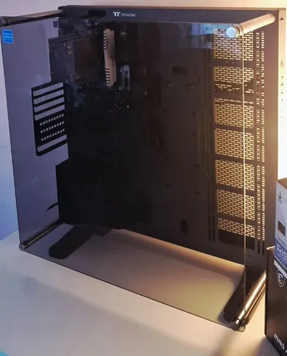 Gabinete Thermaltake Core P5 Titanium - Edição Open Frame