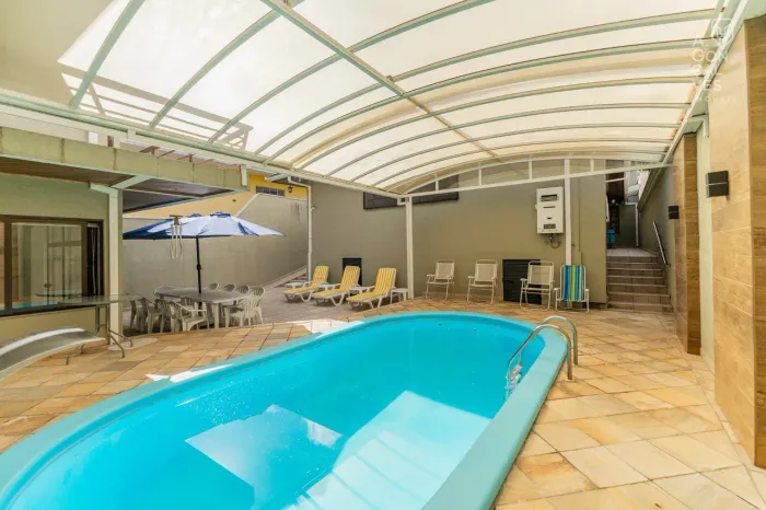 Casa para alugar, 05 Quartos, 07 Vagas, Piscina, Jardim Social, Curitiba.