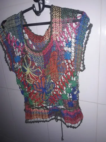 Blusa artesanal paguei 50,00 vendendo por 15,00 Nova!