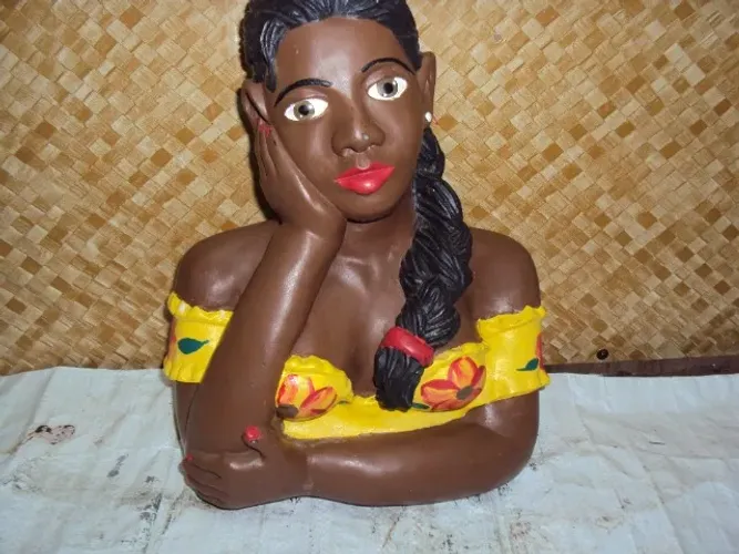 namoradeira .de janela antiga ;