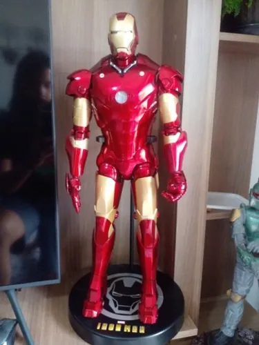 Iron Man - Planeta Deagostini - 101 edições + base (Exemplar já montado)