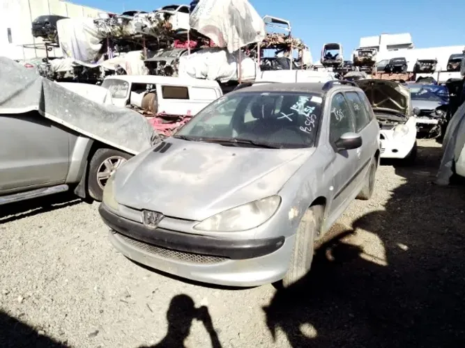 Sucata Peugeot 206 1.4 2005 Para Retirada De Peças