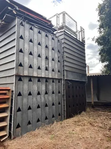 Secador de grãos 40 ton usado marca CEDAR